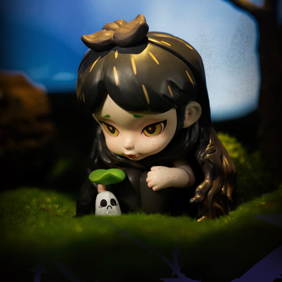 Laura - Mood Hues Color Series Mystery Box Blind Box Toy Figure