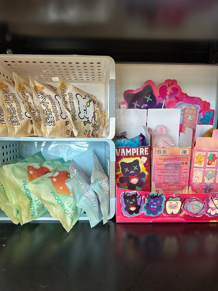 【Pick 3 on LIVE】Free Shipping Toy Figure Promotion